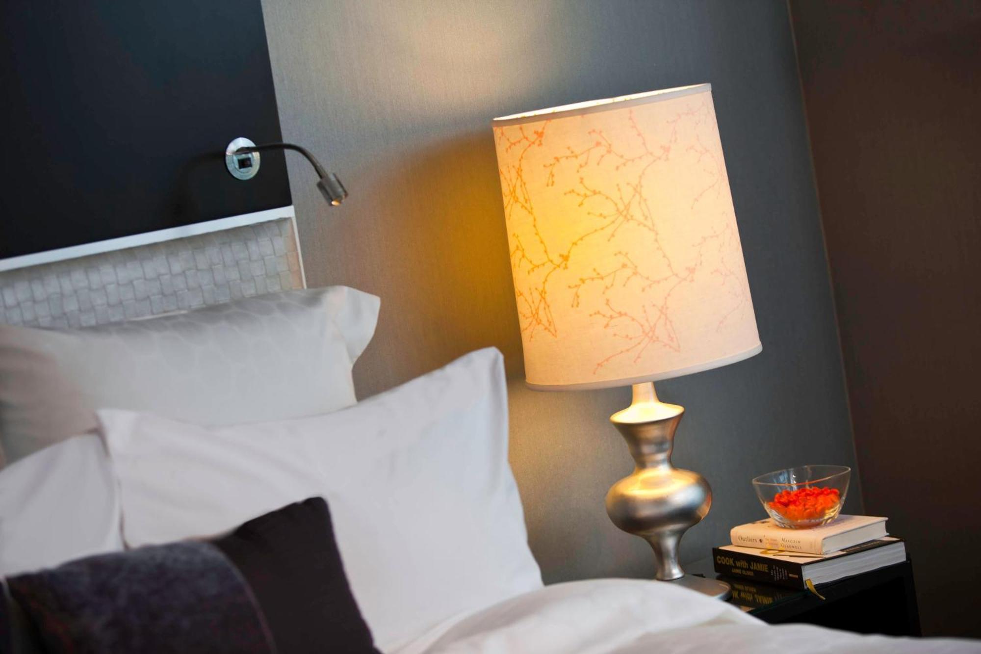 Renaissance Capital View Hotel 4*