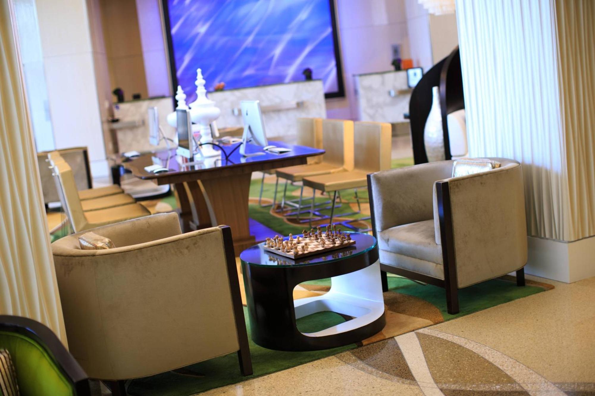 Renaissance Capital View Hotel 4*