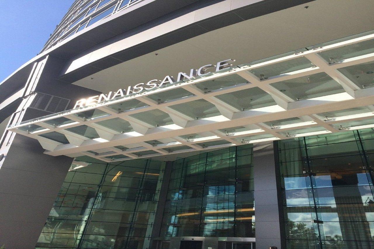 Hotel Renaissance Capital View 4*