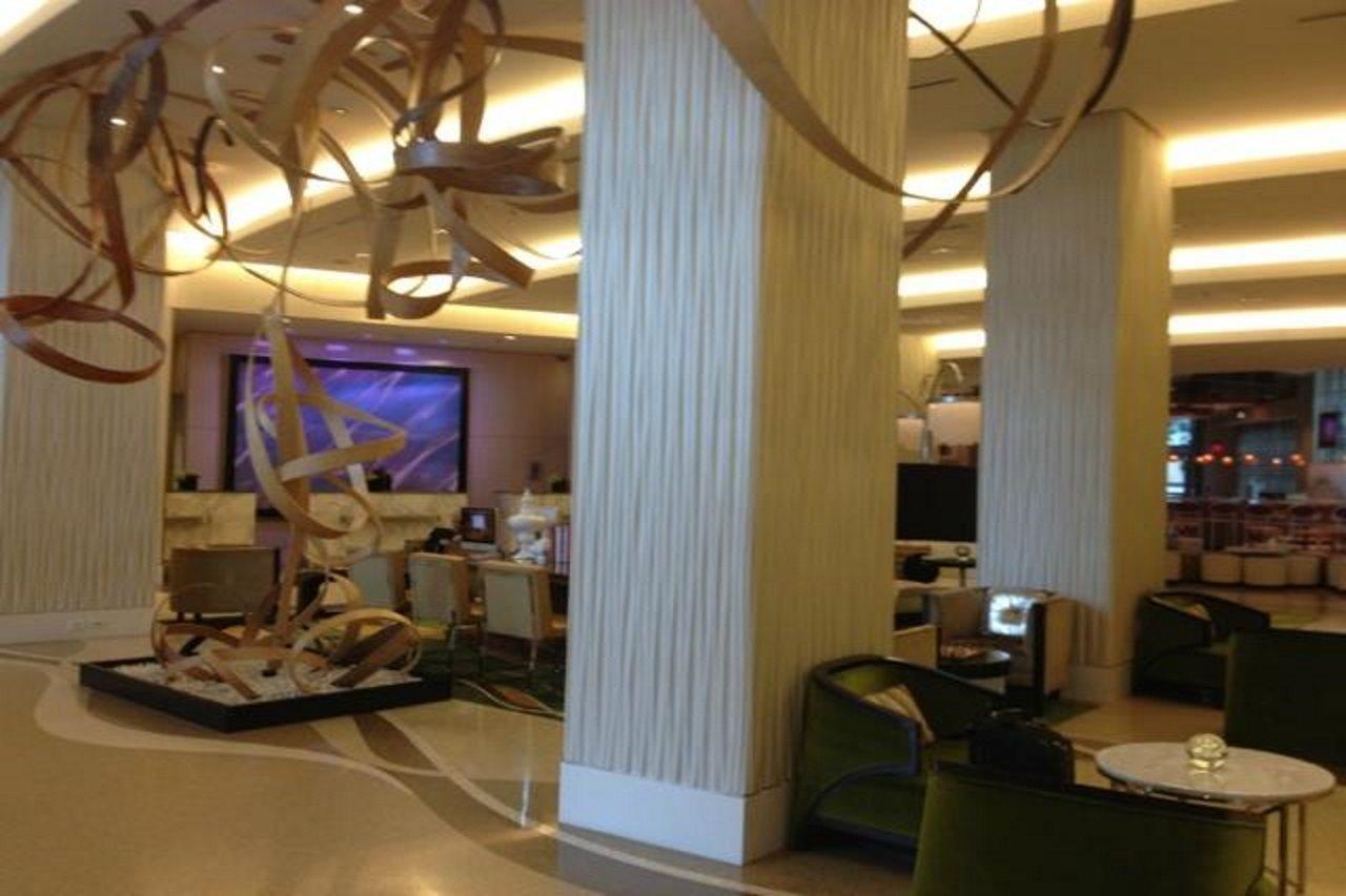 Hotel Renaissance Capital View 4*