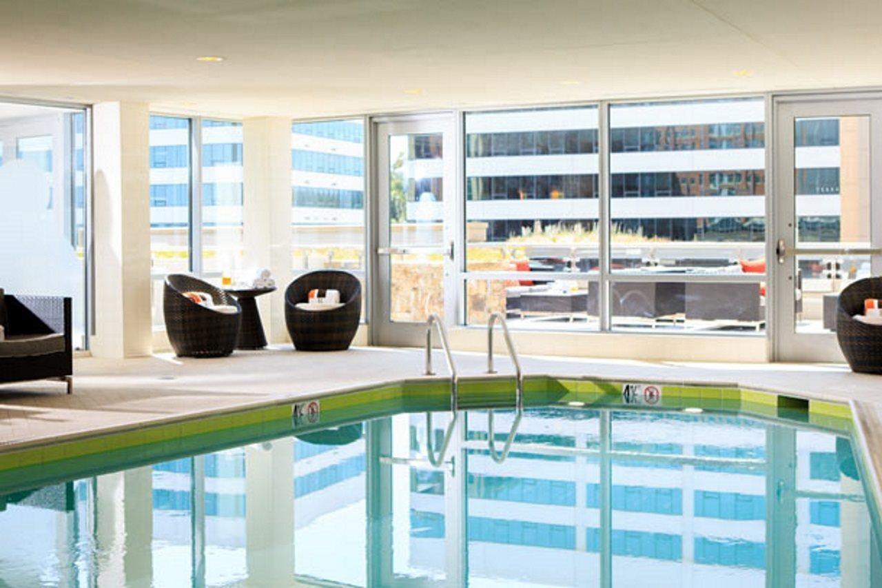 Hotel Renaissance Capital View 4*