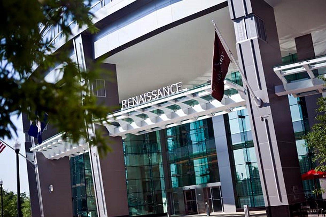 Hotel Renaissance Capital View