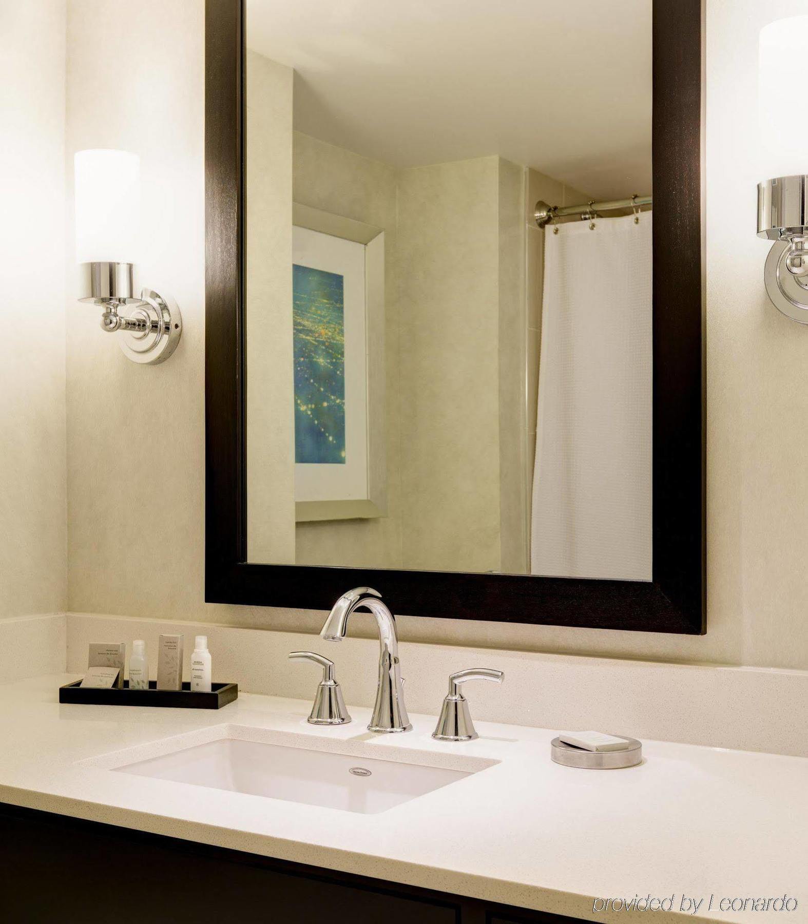 Renaissance Capital View Hotel Arlington