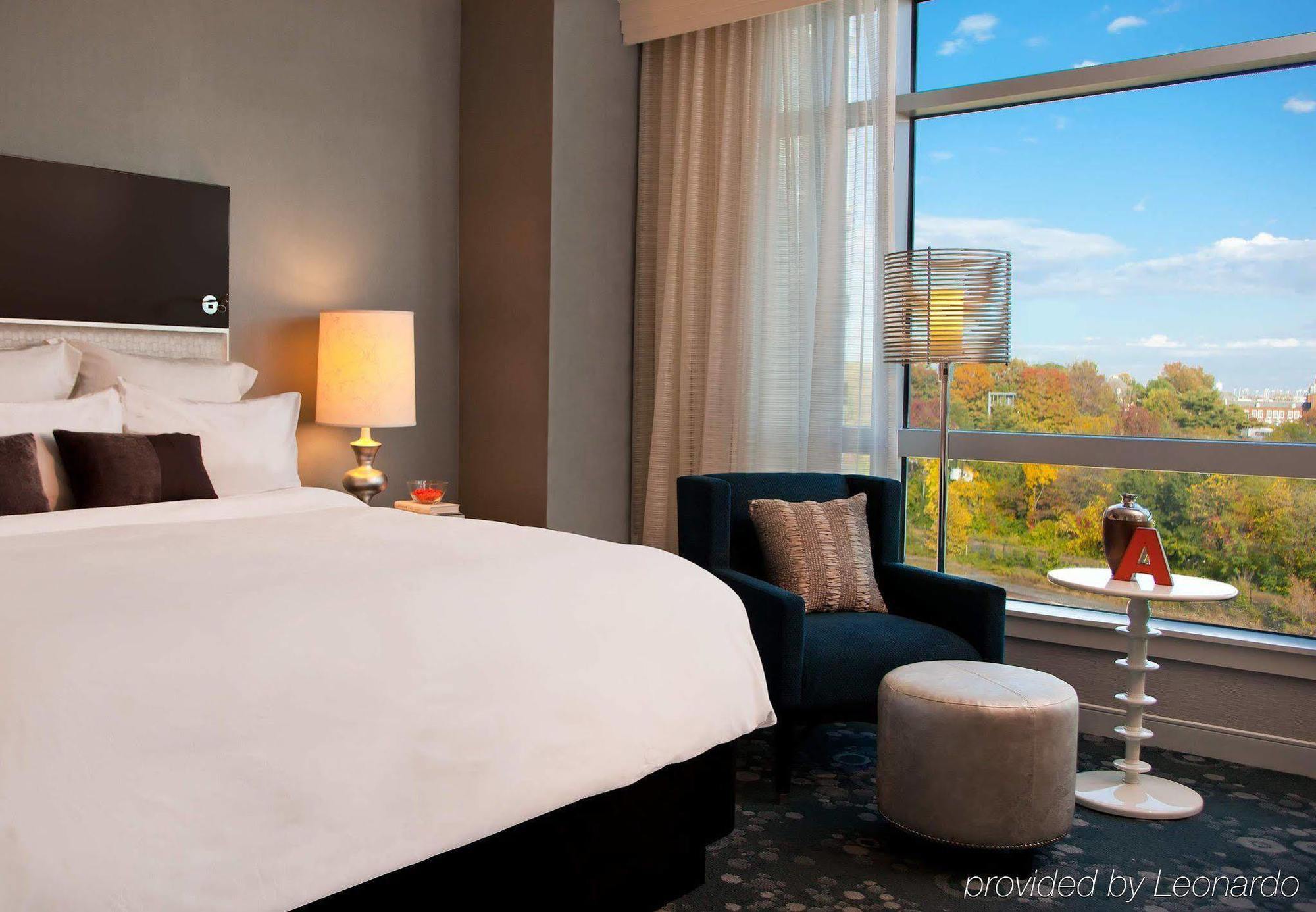 Hotel Renaissance Capital View Arlington