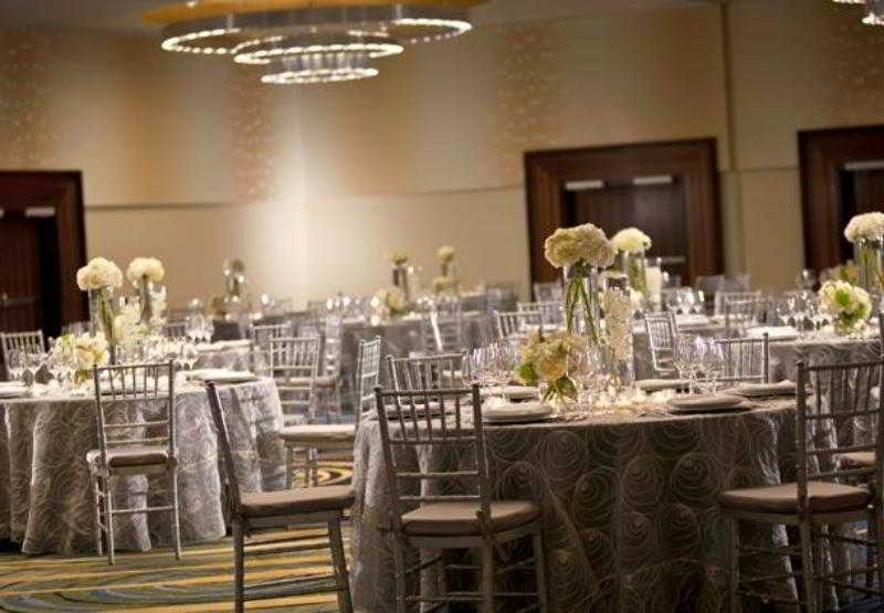 Renaissance Capital View Hotel