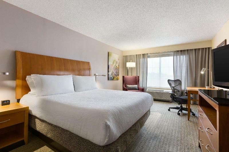 Renaissance Capital View Hotel